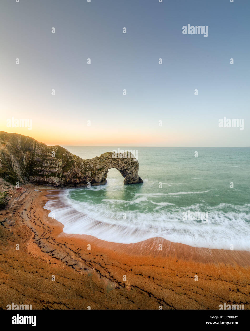 Durdle Door Sunrise Hi res Stock Photography And Images Alamy durdle-door-sunrise-hi-res-stock-photography-and-images-alamy