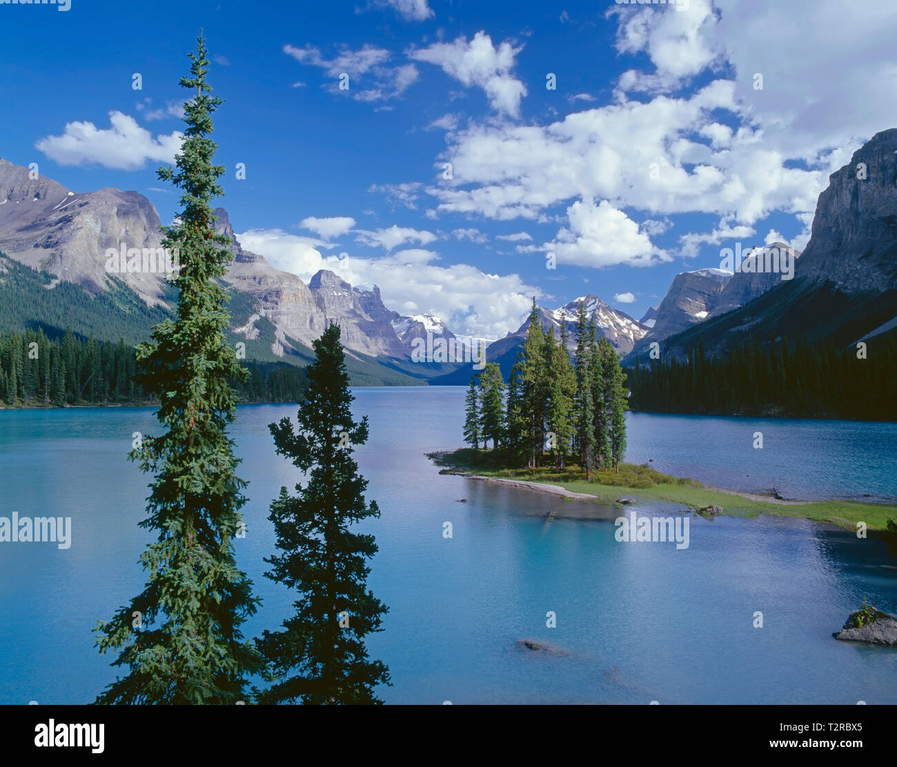 Canada, Alberta, Jasper National Park, Spirit Island and Maligne Lake