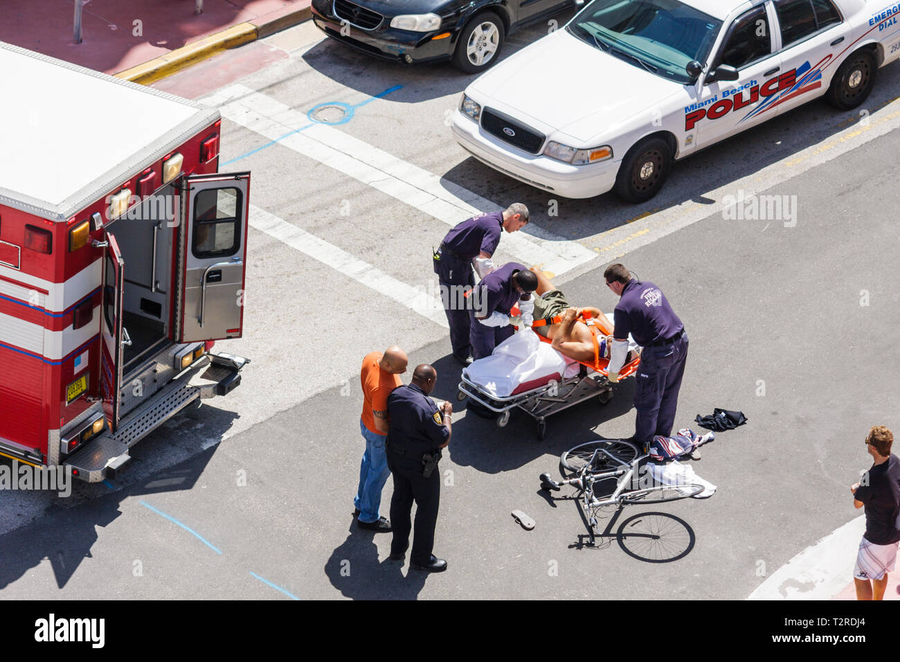 Miami Beach Florida,intersection,corner,accident,cyclist,bicycle