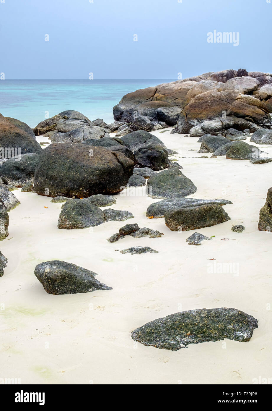 Beach white sand rocks hi-res stock photography and images - Alamy