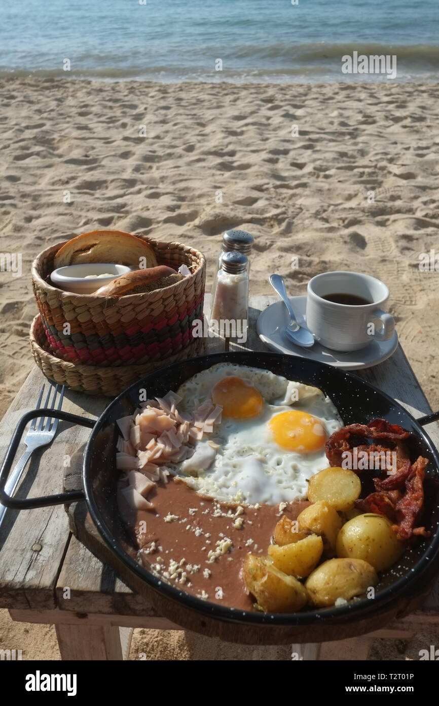 Breakfast on the beach, Playa del Carmen, Mexico Stock Photo Alamy
