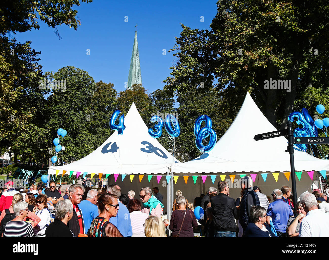 MOTALA 2016     Firande, i Stadsparken, att Motala kommit över 43 000 invånare.     Foto Jeppe Gustafsson Stock Photo