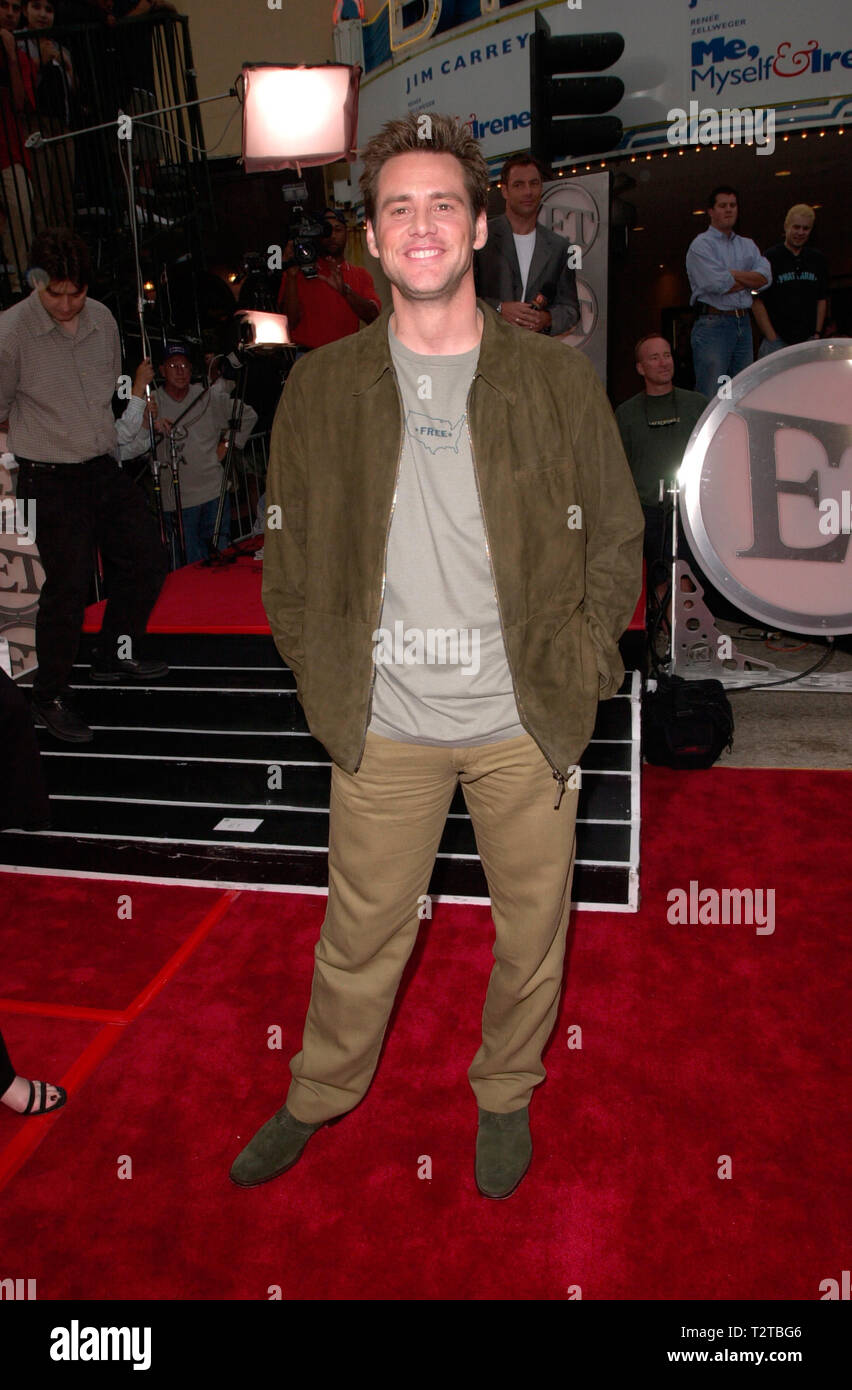 LOS ANGELES, CA. June 15, 2000: Actor JIM CARREY at the Los Angeles  premiere of his new movie Me, Myself & Irene. Picture: Paul Smith/Featureflash  Stock Photo - Alamy