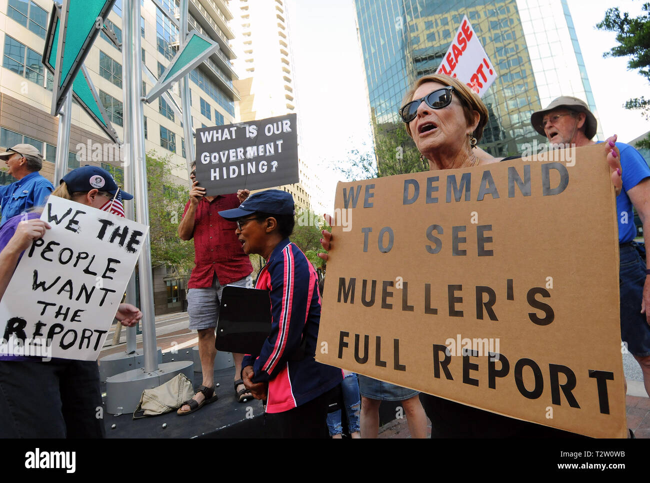 Orlando, Florida, USA. 04th Apr, 2019. Protesters demonstrate outside the office of U.S. Senator Marco Rubio (R-FL) demanding the release by Attorney General William Barr of the report of Special Counsel Robert Mueller's investigation of President Donald Trump on April 4, 2019 in Orlando, Florida. Similar protests were held across the country. (Paul Hennessy/Alamy) Credit: Paul Hennessy/Alamy Live News Stock Photo