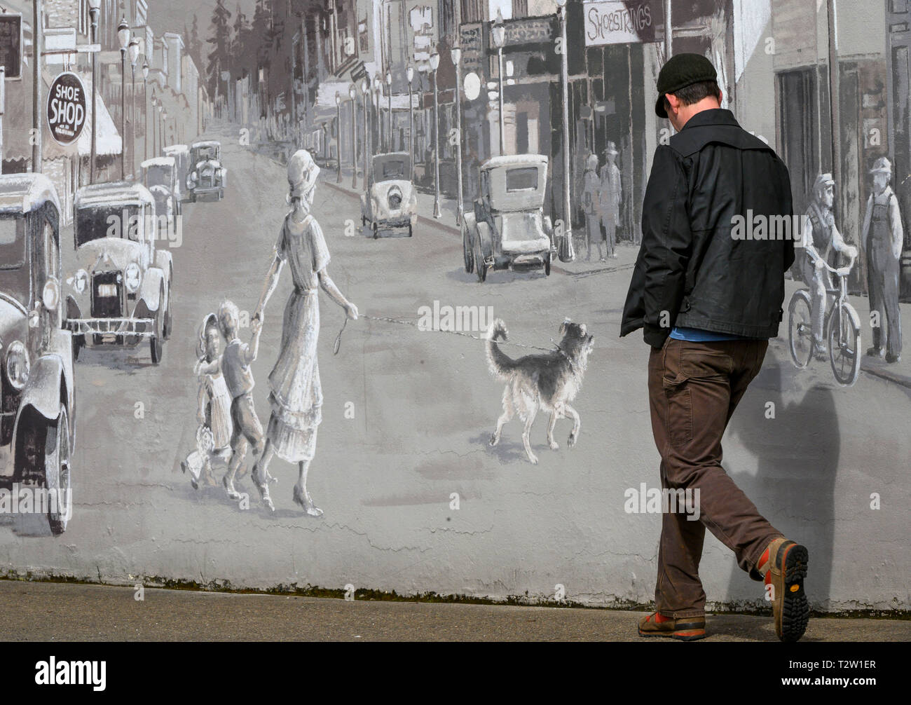 Cottage Grove Oregon Usa 4th Apr 2019 A Man Walks On A