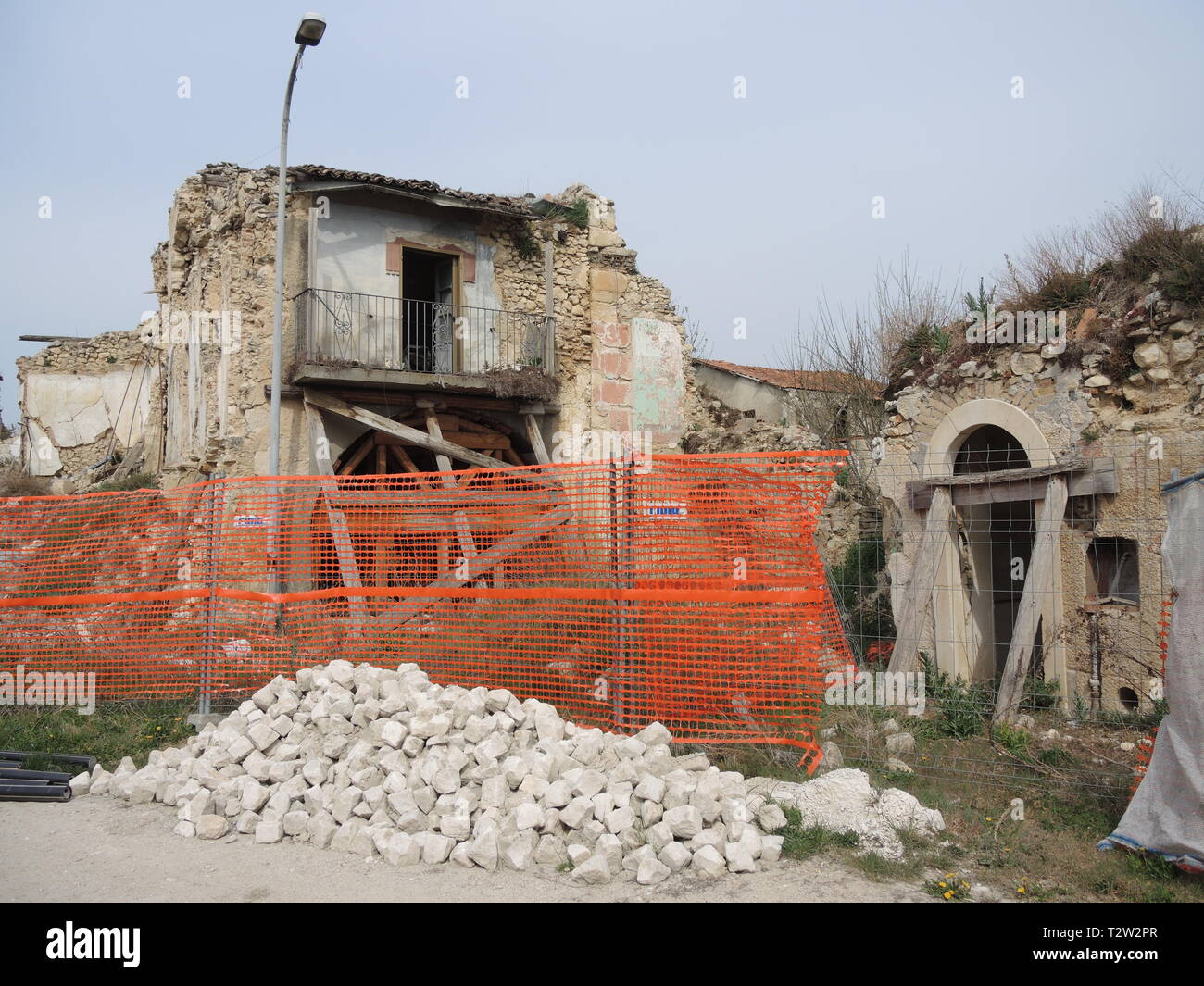 L'aquila earthquake 2009 damage hi-res stock photography and images - Alamy