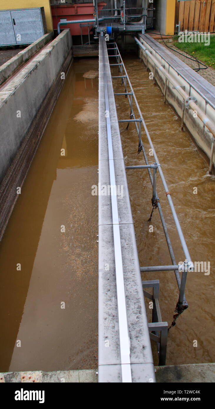 Ventilated sand trap and grease trap in the inlet of a sewage treatment