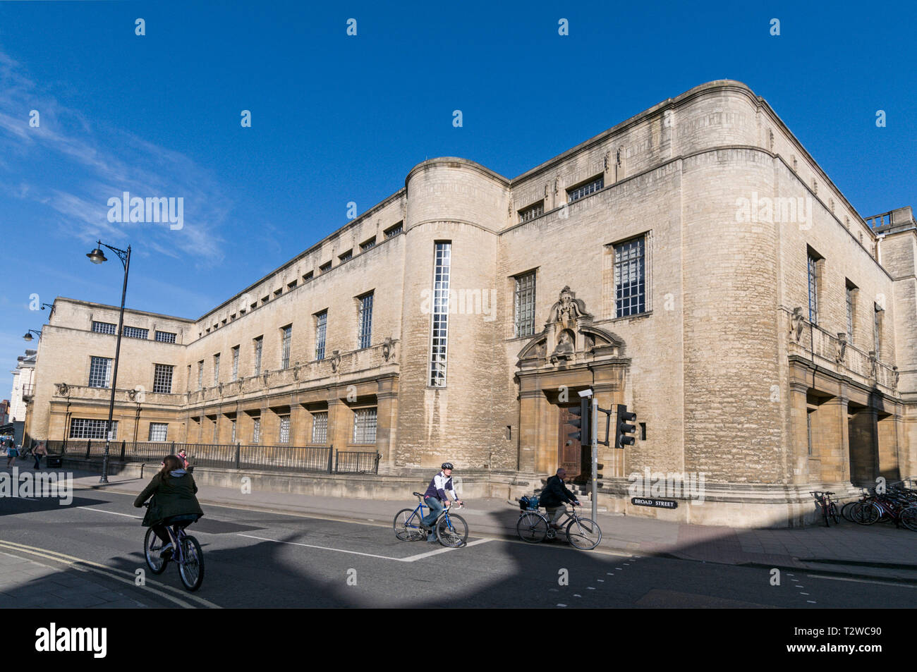 The Weston Library is part of the Bodleian Library, the main research library of the University of Oxford in Broad Street in Oxford, Oxfordshire, Brit Stock Photo