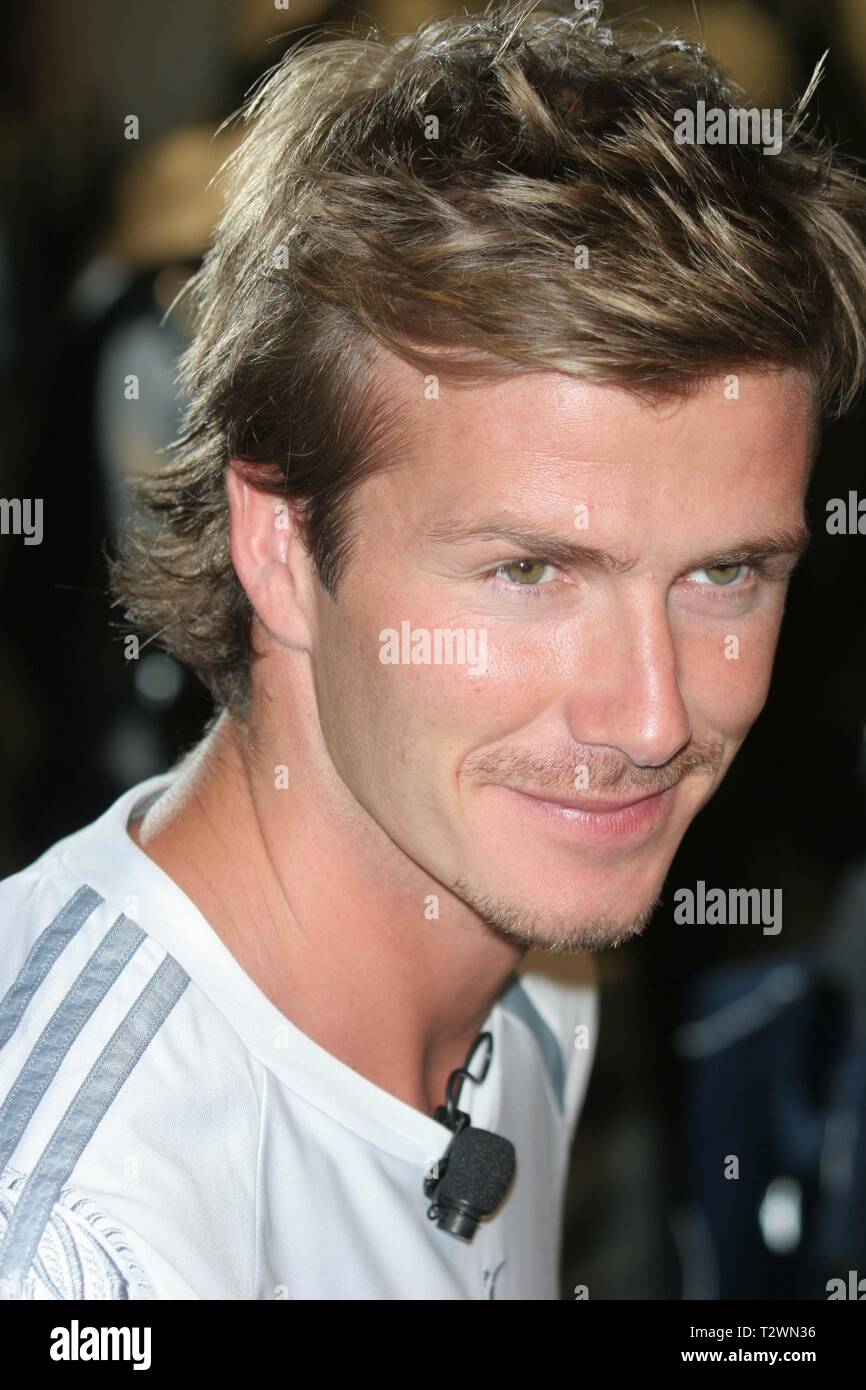 overgive At afsløre Mark 06-02-2005 SOCCER SUPERSTAR DAVID BECKHAM AND ADIDAS TO UNVEIL HIS NEW  PREDATOR PULSE BOOT AND PREDATOR PRODUCT LINE. ADIDAS SPORT PERFORMANCE  STORE, NEW YORK CITY Photo By John Barrett/PHOTOlink Stock Photo -