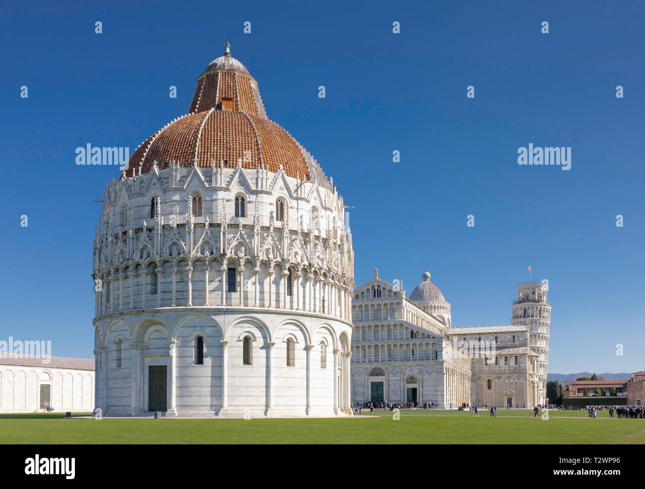 The Duomo and world famous Leaning (bell) Tower in Pisa, Tuscany, Italy. Picture date: Thursday February 21, 2019. Photograph by Christopher Ison © Stock Photo