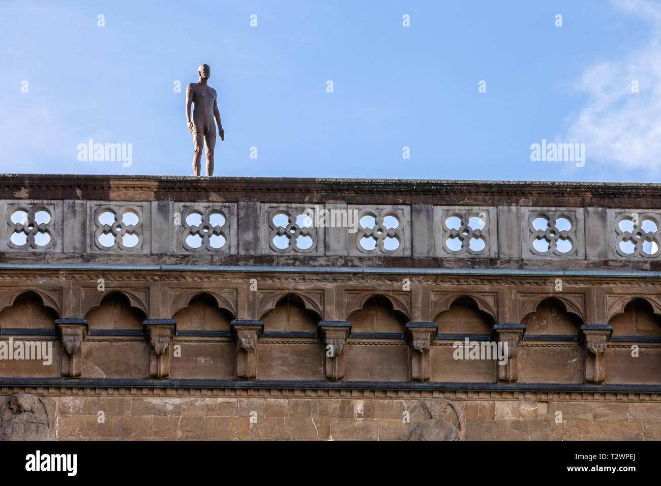An Anthony Gormley statue on the Ufizzi Gallery in Florence, Tuscany, Italy. Picture date: Sunday February 24, 2019. Photograph by Christopher Ison © Stock Photo