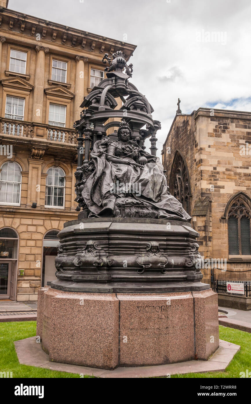 statue of Queen Victoria in St.Nicholas Square in the city of Newcastle Stock Photo