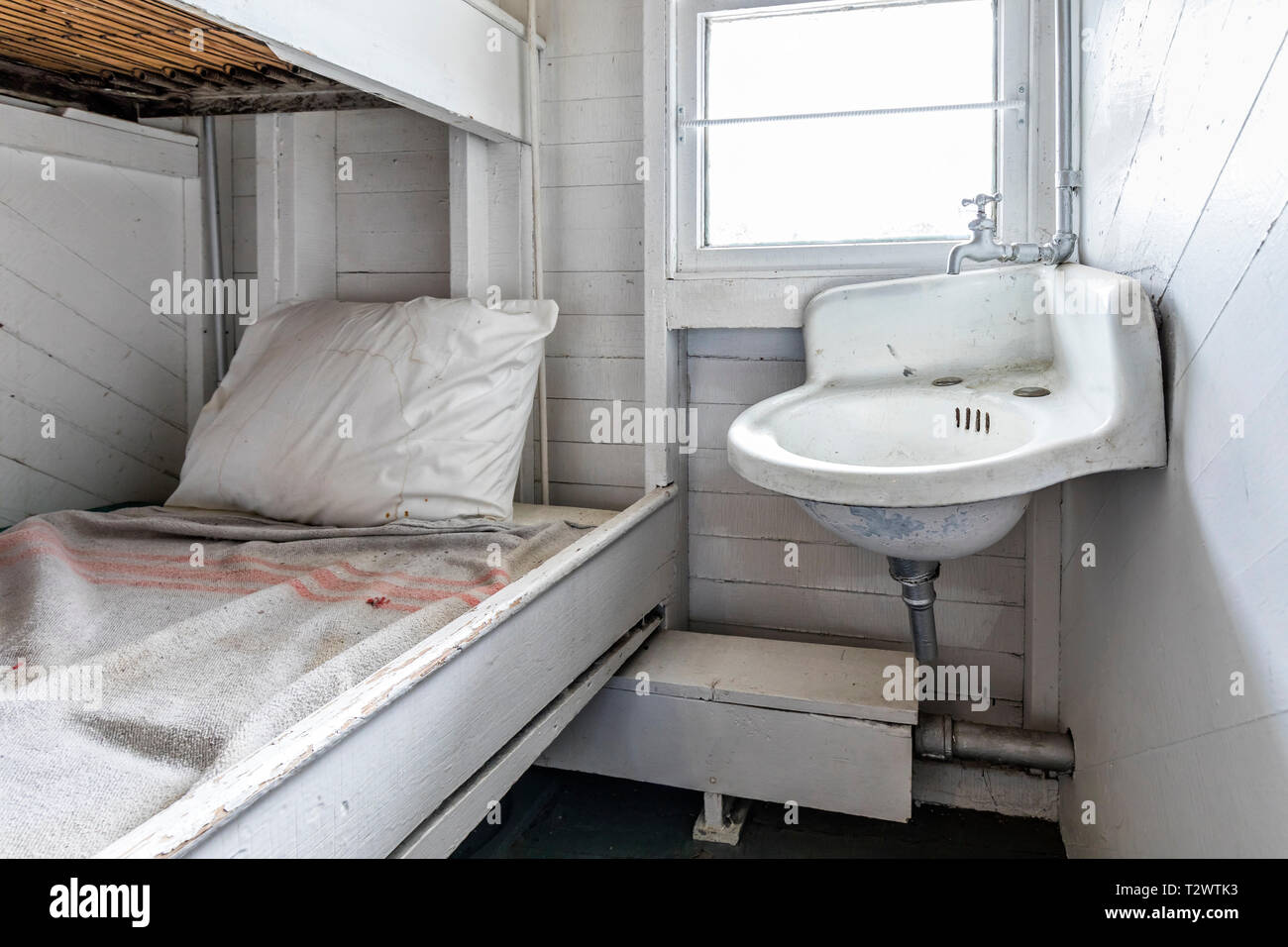 An early 20th century ships passenger cabin bunk of the SS Keenora steamship at the Marine Museum of Manitoba, Selkirk, Manitoba, Canada. Stock Photo