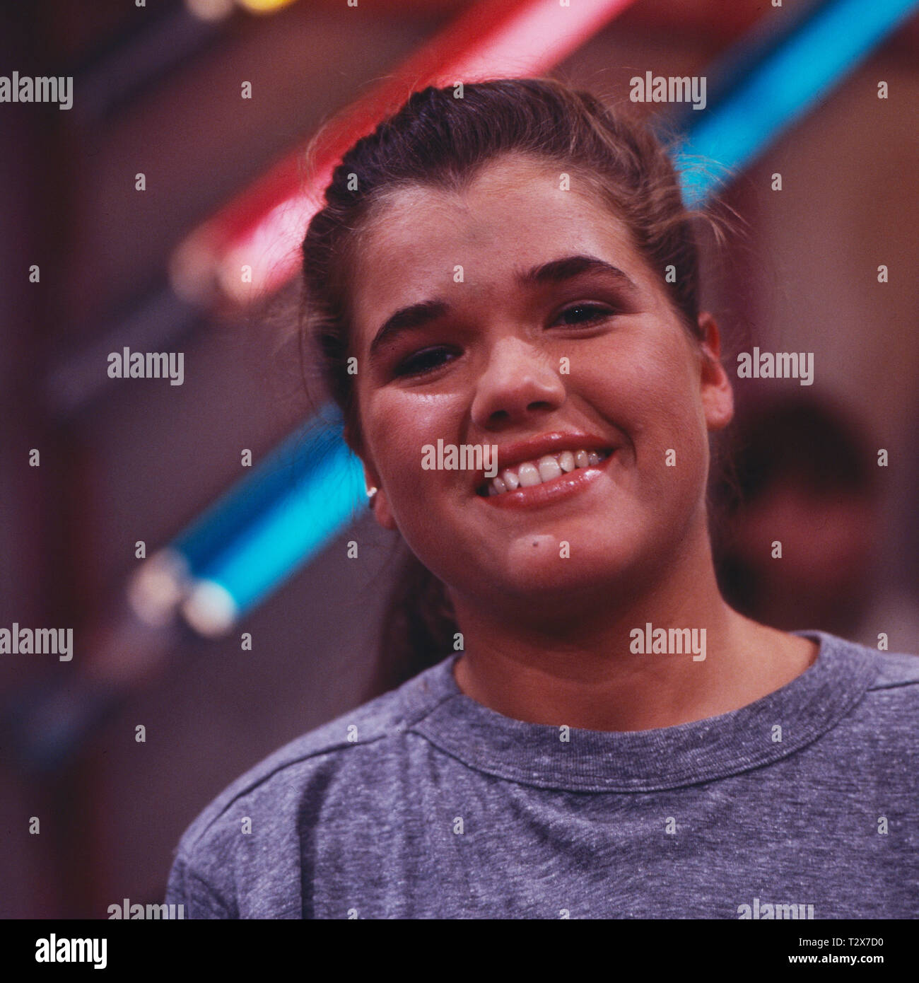 Zdf Ferienprogramm Fur Kinder Deutschland 1988 Moderatoren Benny Schnier Und Sabine Noethen Stock Photo Alamy