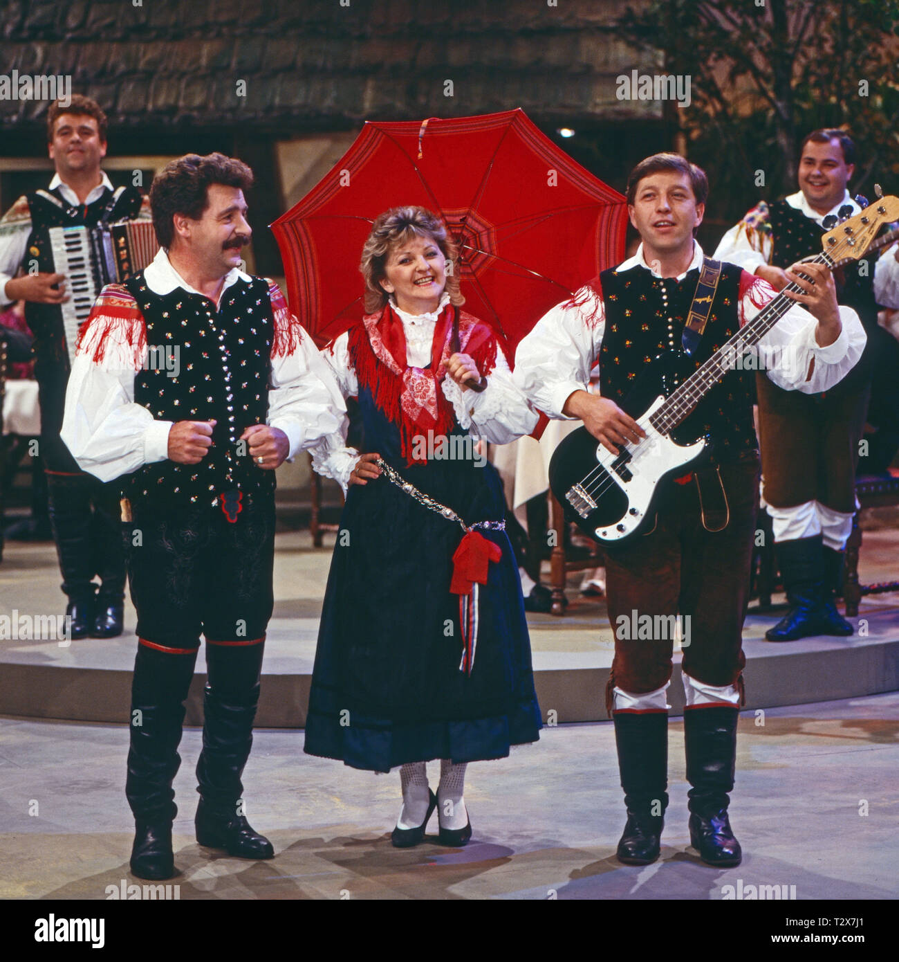 Ensemble Marela und die Oberkrainer Truppe bei einem Auftritt, Deutschland 1989. Stock Photo
