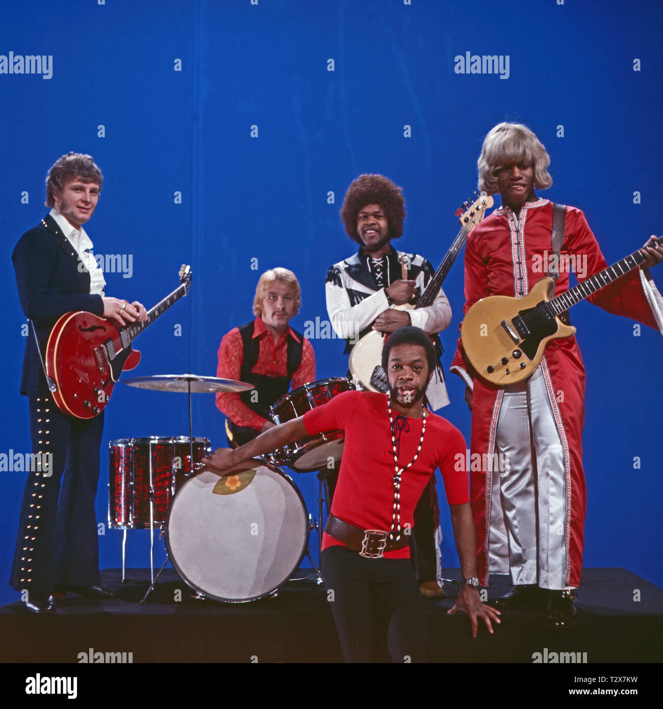 strubehoved forfremmelse Krydret The Equals, britische Popband, Deutscland 1968. British pop band "The Equals",  Germany 1968 Stock Photo - Alamy