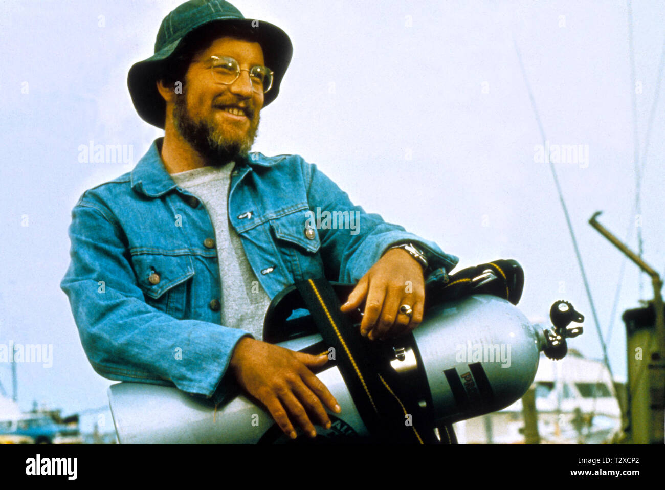 Richard dreyfuss and jaws hi-res stock photography and images - Alamy