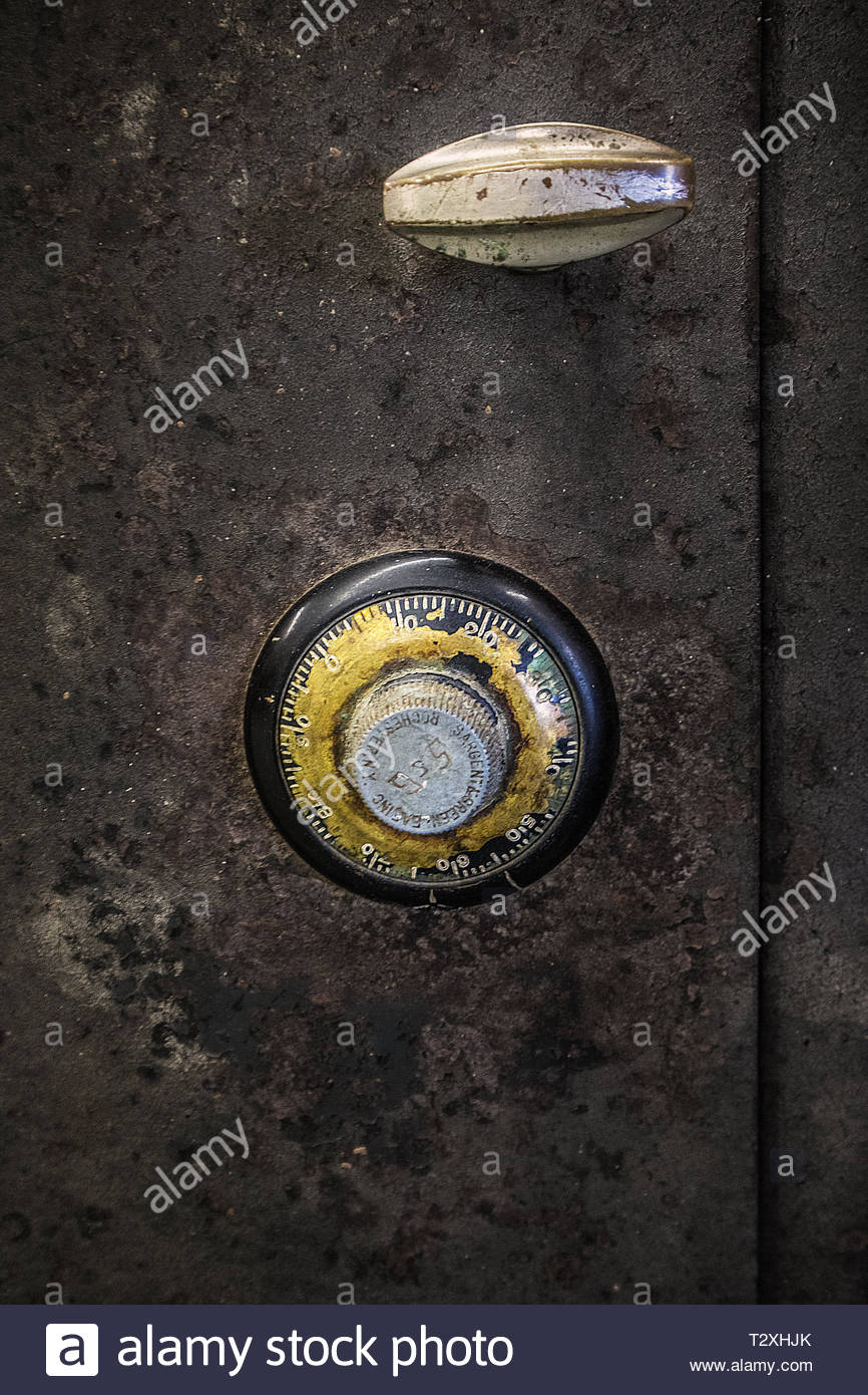 Safe Dial Stock Photos & Safe Dial Stock Images Alamy