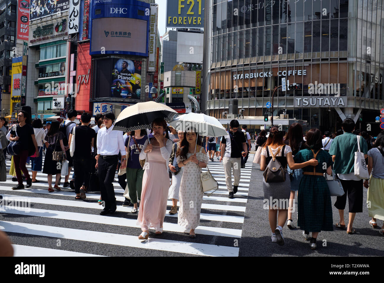 Pictures Are Pedestrians Crossing Shibuya Crossing Tokyo Japan Stock ...