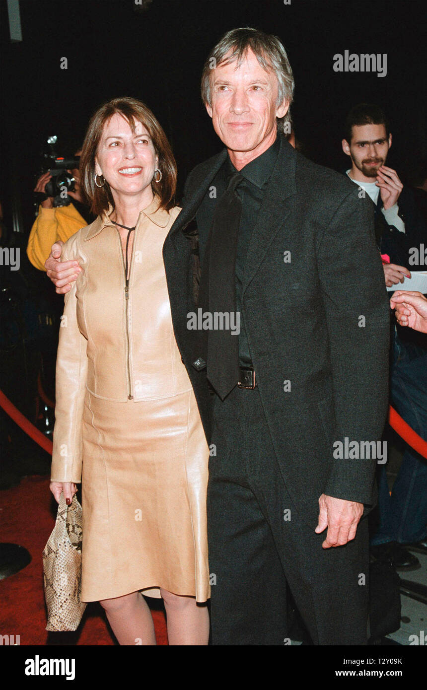 NEW YORK, NY. September 28, 2000: Actor SCOTT GLENN & wife at Barbra Streisand's final concert at Madison Square Garden, New York. Picture: Paul Smith/Featureflash Stock Photo