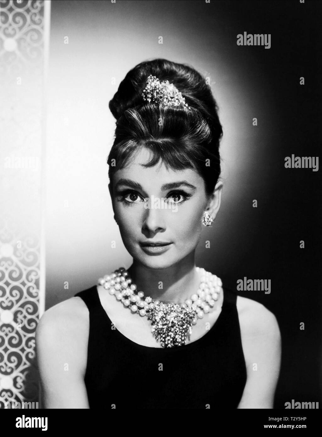 AUDREY HEPBURN BREAKFAST AT TIFFANY S 1961 Stock Photo Alamy AUDREY HEPBURN BREAKFAST AT TIFFANY S 1961 Stock Photo Alamy