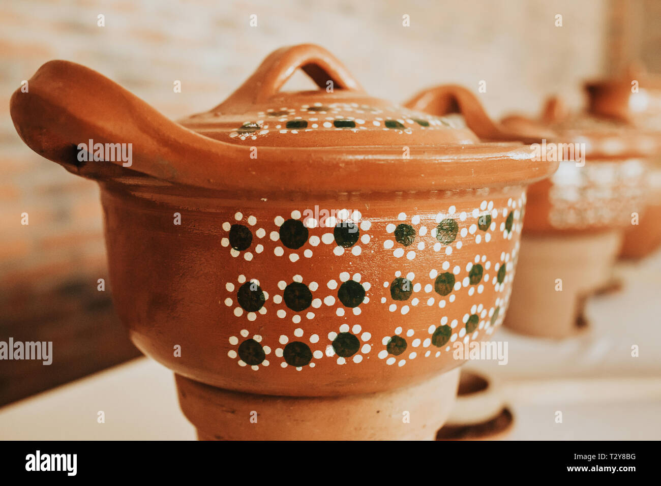 Mexican ceramic pots hi-res stock photography and images - Alamy