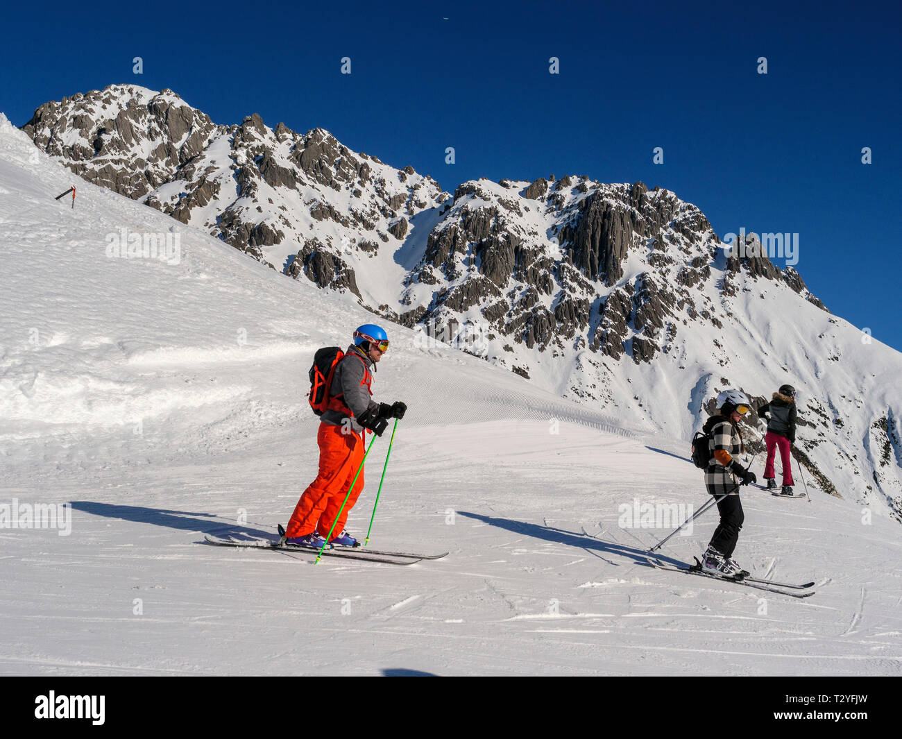Wintersport bei Bergstation Alpjoch, Ski-Gebiet Hochimst bei Imst, Tirol, Österreich, Europa Wintersports at hillstation Alpjoch, skiing area Hochimst Stock Photo