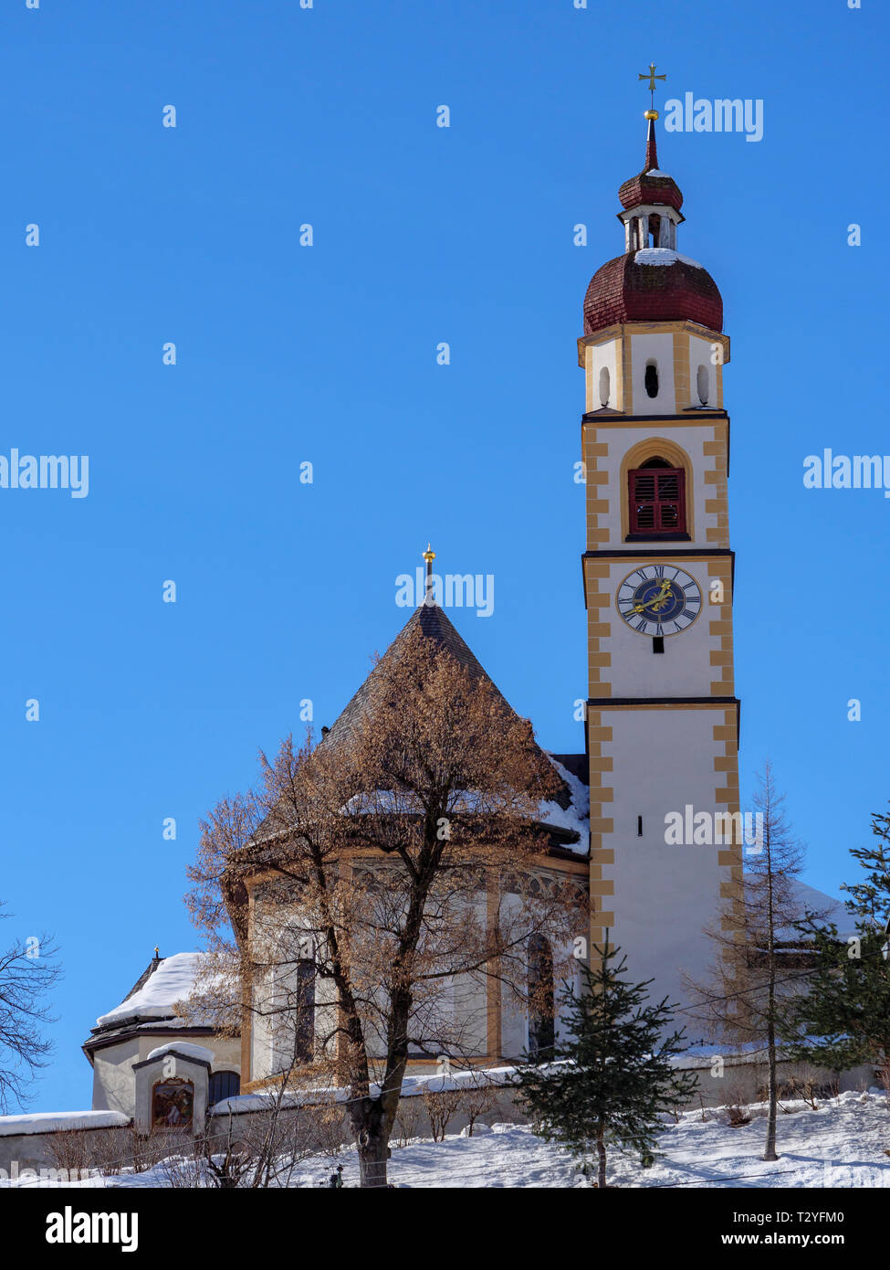 Pfarrkirche von Tarrenz, Gurgltal, Bezirk Imst, Tirol, Österreich, Europa parish church of Tarrenz, district Imst, Tyrol, Austria, Europe Stock Photo
