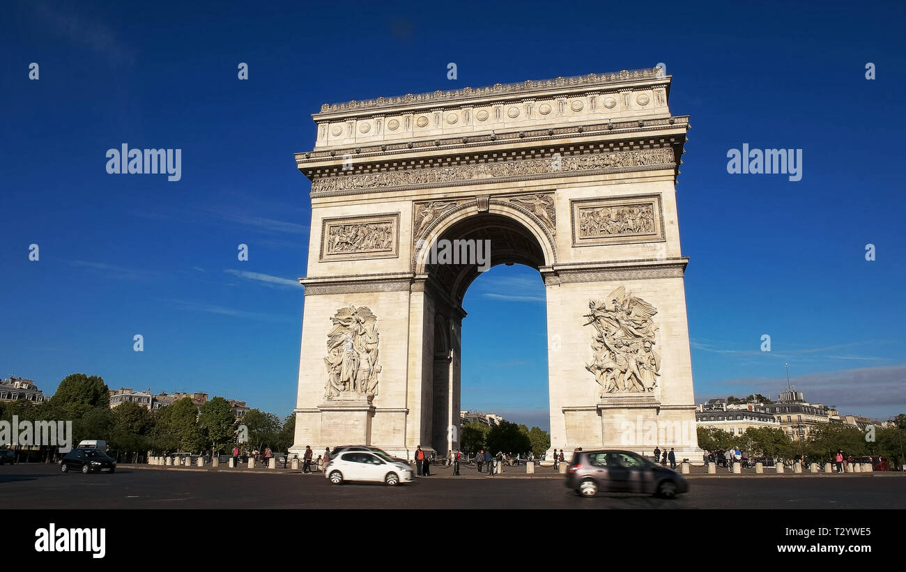 a close up view of the arc de triomphe de l'etoile, one of the most