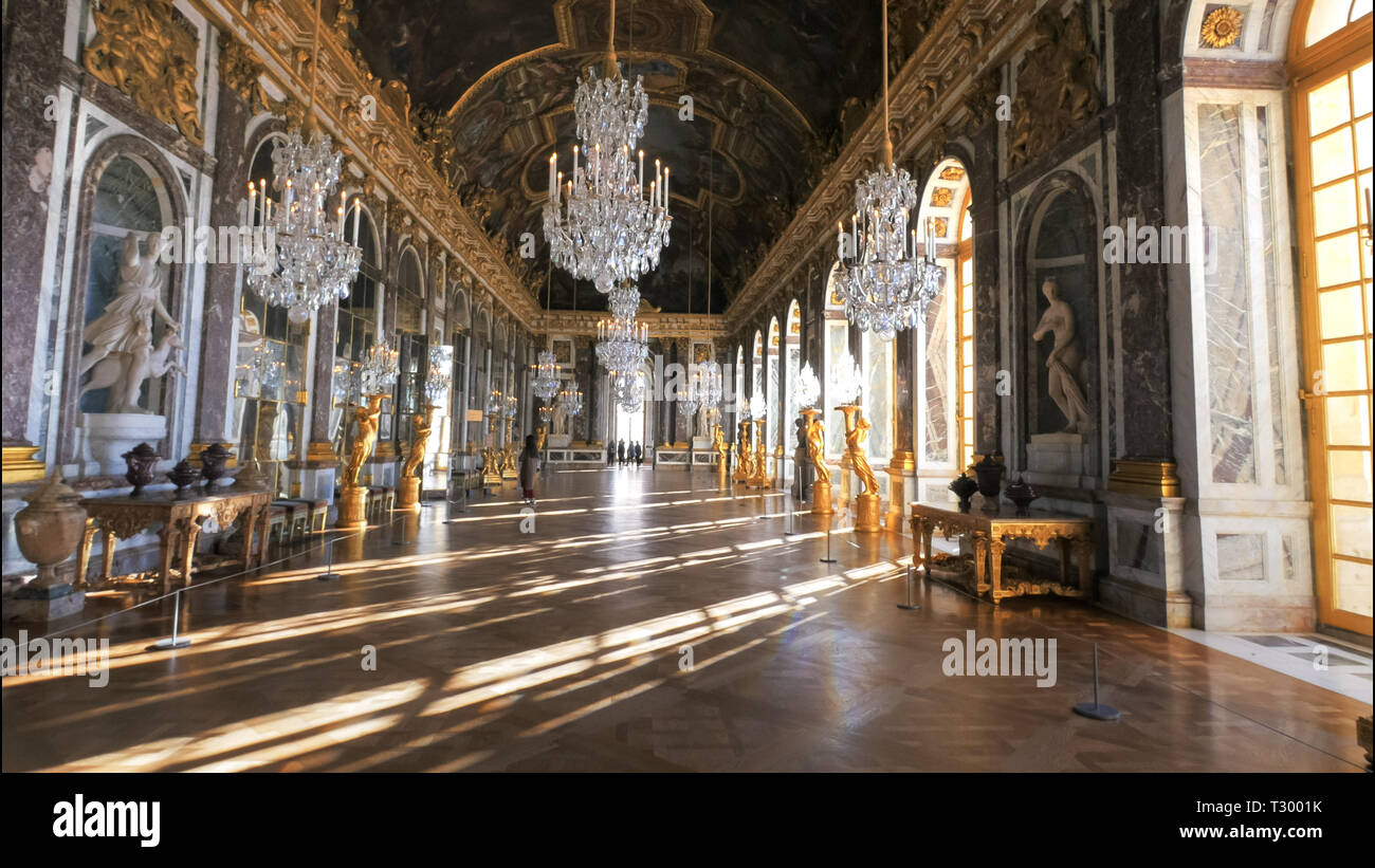 Palace of mirrors hi-res stock photography and images - Alamy