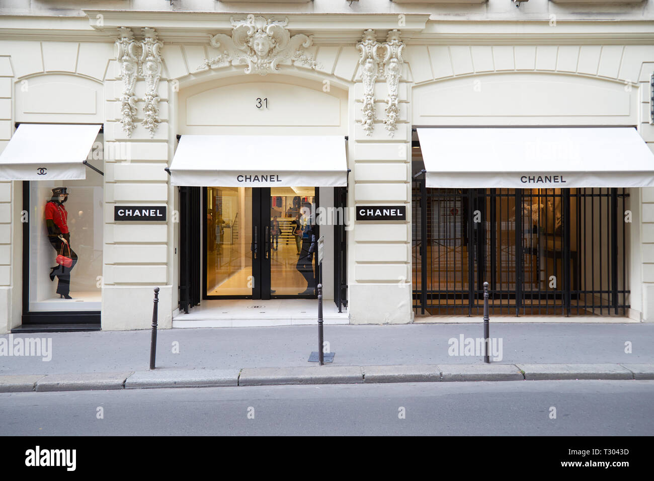 PARIS, FRANCE - JULY 22, 2017: Chanel fashion luxury store in Paris, France. Stock Photo