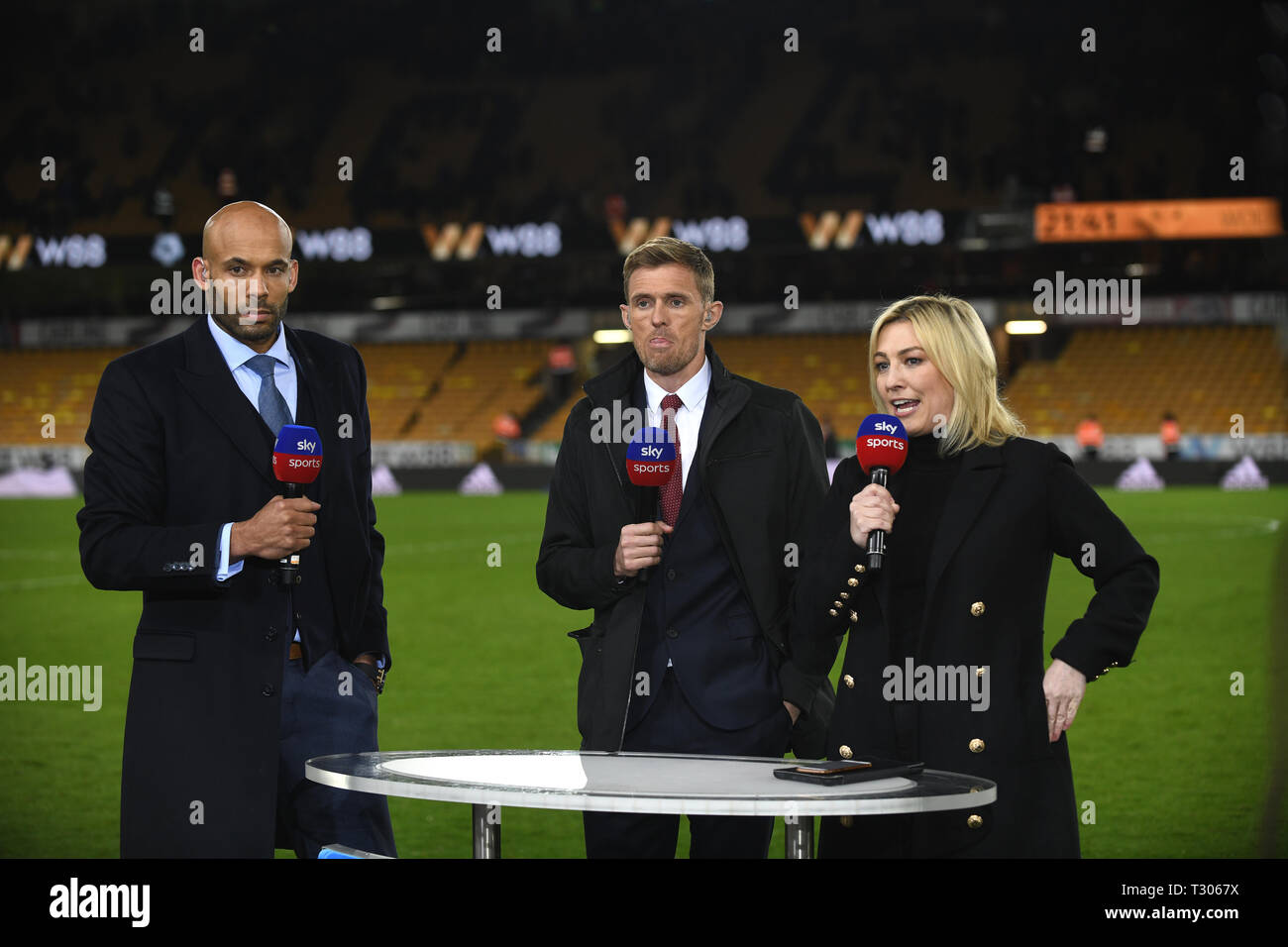 Sky Sports presenter Kelly Cates with Matt Murray and Darren Fletcher Stock Photo
