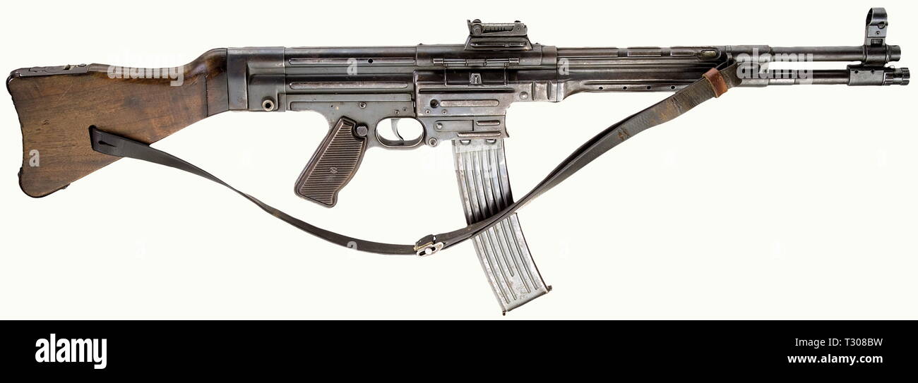 https://c8.alamy.com/comp/T308BW/service-weapons-germany-until-1945-machine-carbine-model-42h-mkb-42h-calibre-8-x-33-number-6690-editorial-use-only-T308BW.jpg