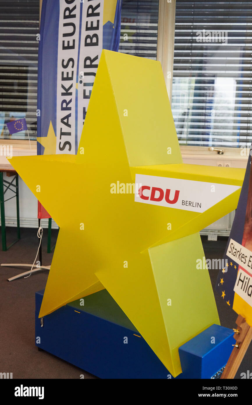 Berlin, Germany. 05th Apr, 2019. A yellow star with the CDU logo is located in the conference room of the CDU. The party created him for the European elections for top candidate Hildegard Bentele. Credit: Annette Riedl/dpa/Alamy Live News Stock Photo