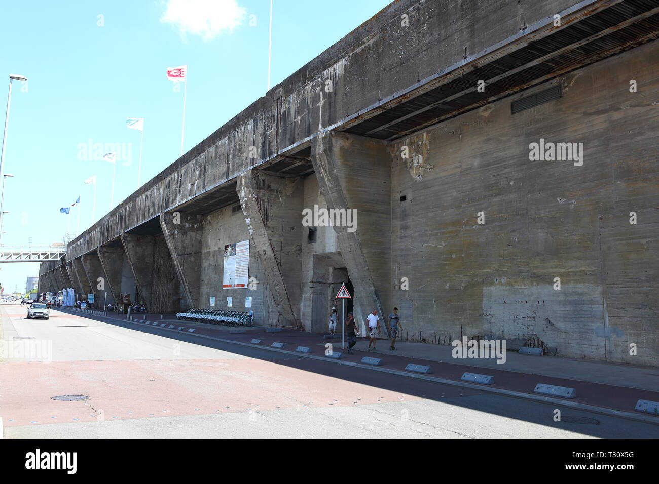 St. Nazaire, Frankreich. 31st July, 2018. View of the exterior facade of the German submarine bunker in St. Nazaire. | usage worldwide Credit: dpa/Alamy Live News Stock Photo