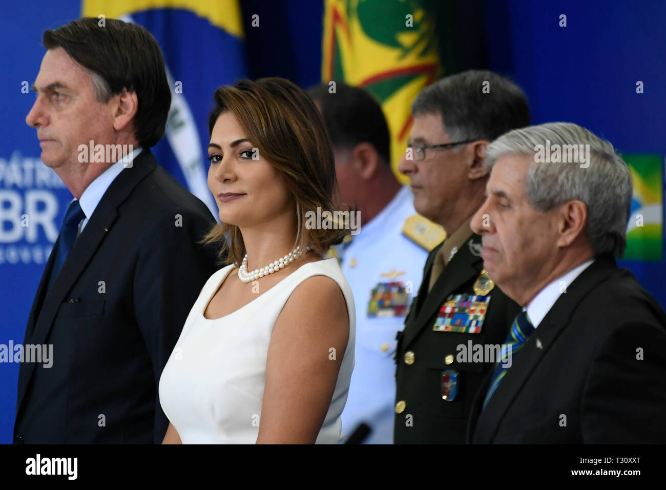 Brasilia, Brazil. 10th December 2018. Michelle Bolsonaro accompanied by her  daughter with Jair Bolsonaro, Laura Bolsonaro, on Monday, December 10,  during the diplomatic ceremony of Jair Bolsonaro (PSL) and Hamilton Mourao  (PRTB)