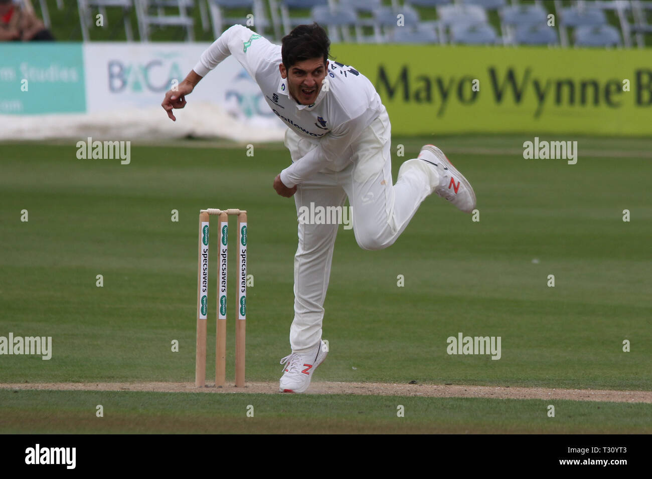 Hove, Sussex, UK. 05th Apr, 2019. Mia Hamza bowling during the Specsavers County Championship Round 1 match between Sussex CCC v Leicestershire CCC at the 1st Central County Ground, Hove, England on 5 April 2019. Photo by John Mallett.  Editorial use only, license required for commercial use. No use in betting, games or a single club/league/player publications. Credit: UK Sports Pics Ltd/Alamy Live News Stock Photo