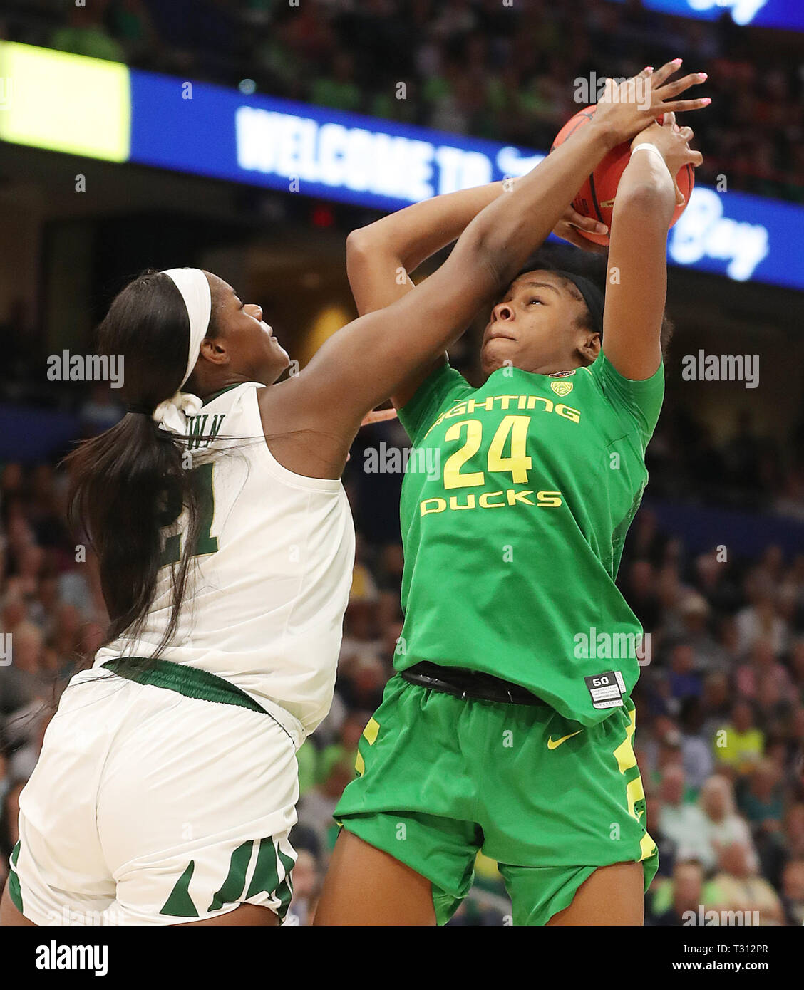 City, Florida, USA. 5th Apr, 2019. MONICA HERNDON | Times .Baylor Lady Bears guard Juicy Landrum (20) blocks the shot of Oregon Ducks forward Ruthy Hebard (24) during the first half in the NCAA Women's Final Four semifinal game at the Amalie Arena on Friday, April 5, 2019. Credit: Monica Herndon/Tampa Bay Times/ZUMA Wire/Alamy Live News Stock Photo