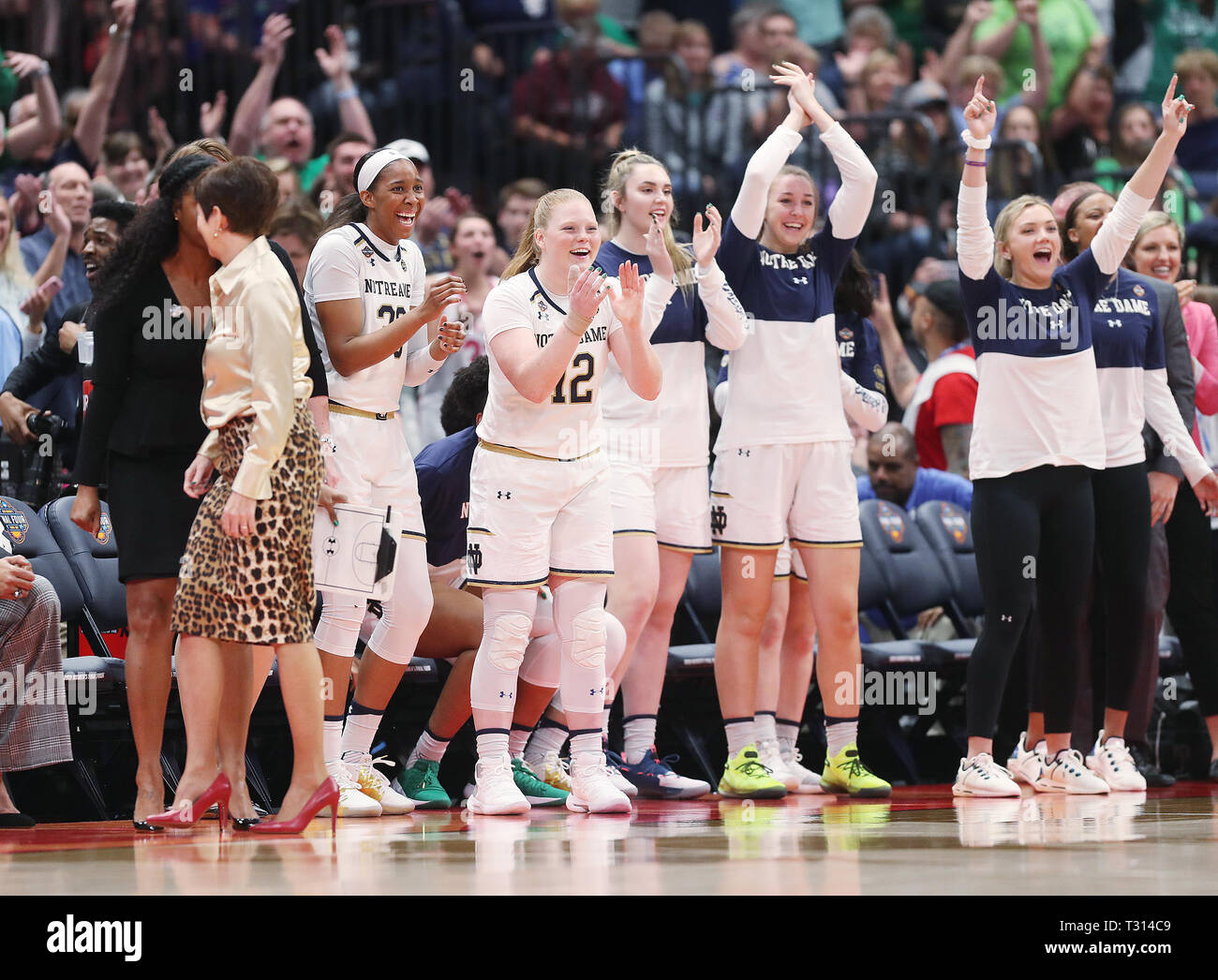 City, Florida, USA. 5th Apr, 2019. MONICA HERNDON | Times .Notre Dame Fighting Irish bench celebrate the lead over the UConn Huskies in the second half of the NCAA Women's Final Four semifinal game at the Amalie Arena on Friday, April 5, 2019. Credit: Monica Herndon/Tampa Bay Times/ZUMA Wire/Alamy Live News Stock Photo