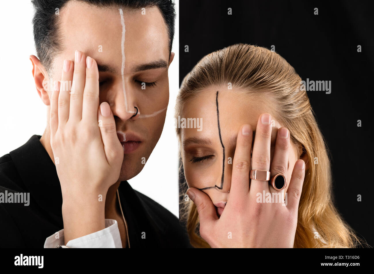 Emily Ratajkowski Repurposed Her Engagement Ring Into 'Divorce Rings' |  Vogue