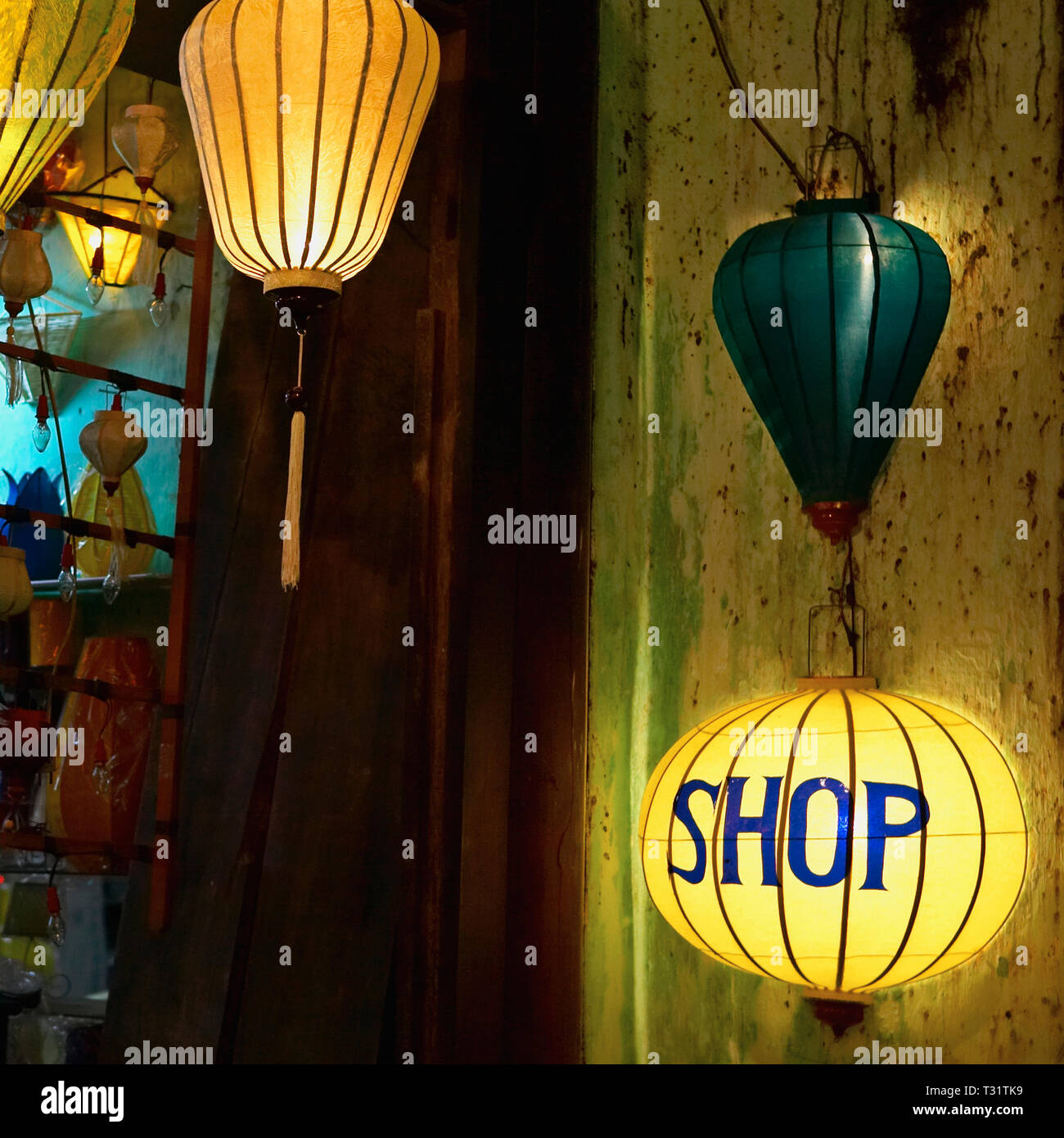 Paper lantern shop display hires stock photography and images Alamy