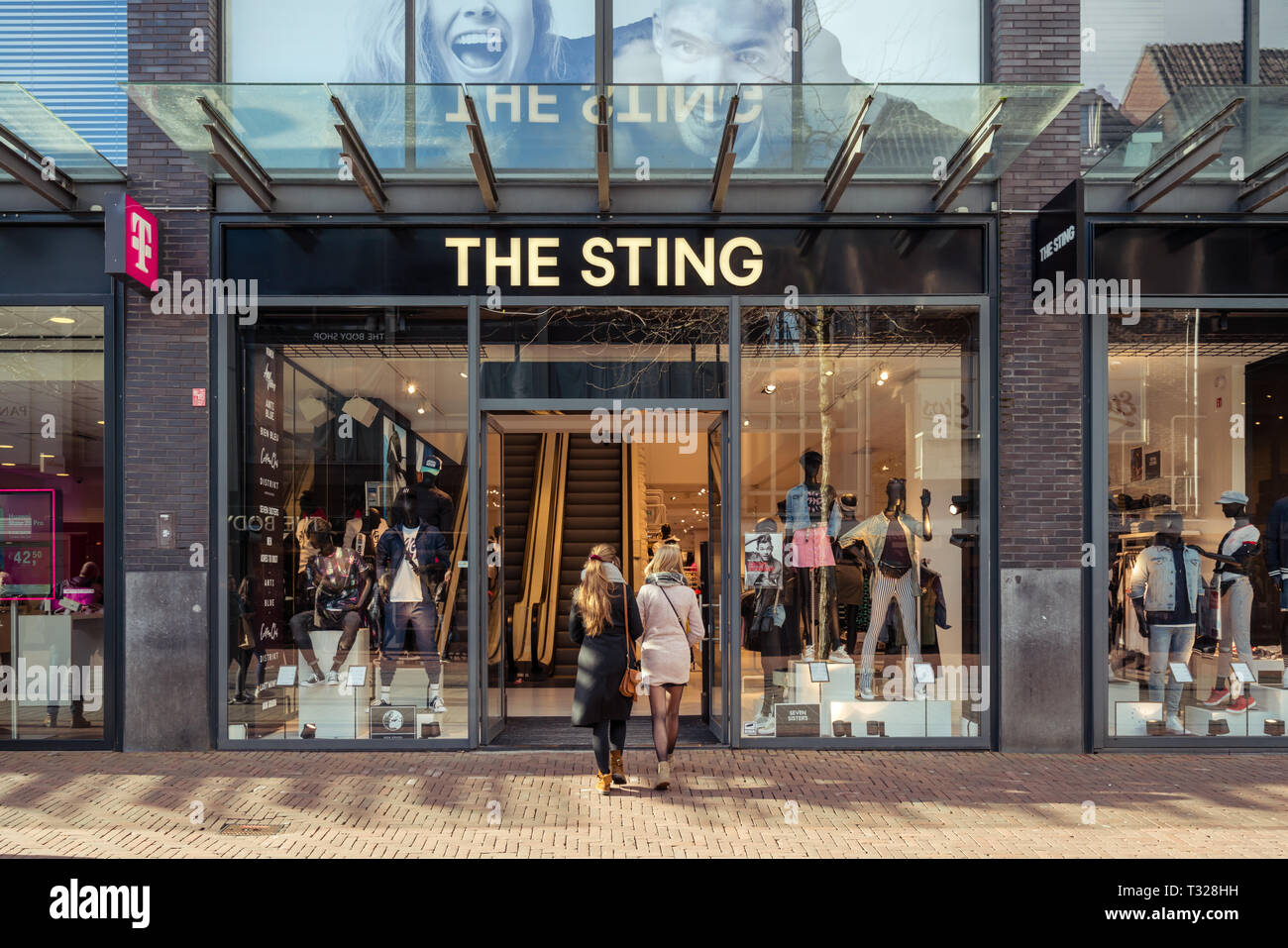 The sting store hi-res stock photography and images - Alamy