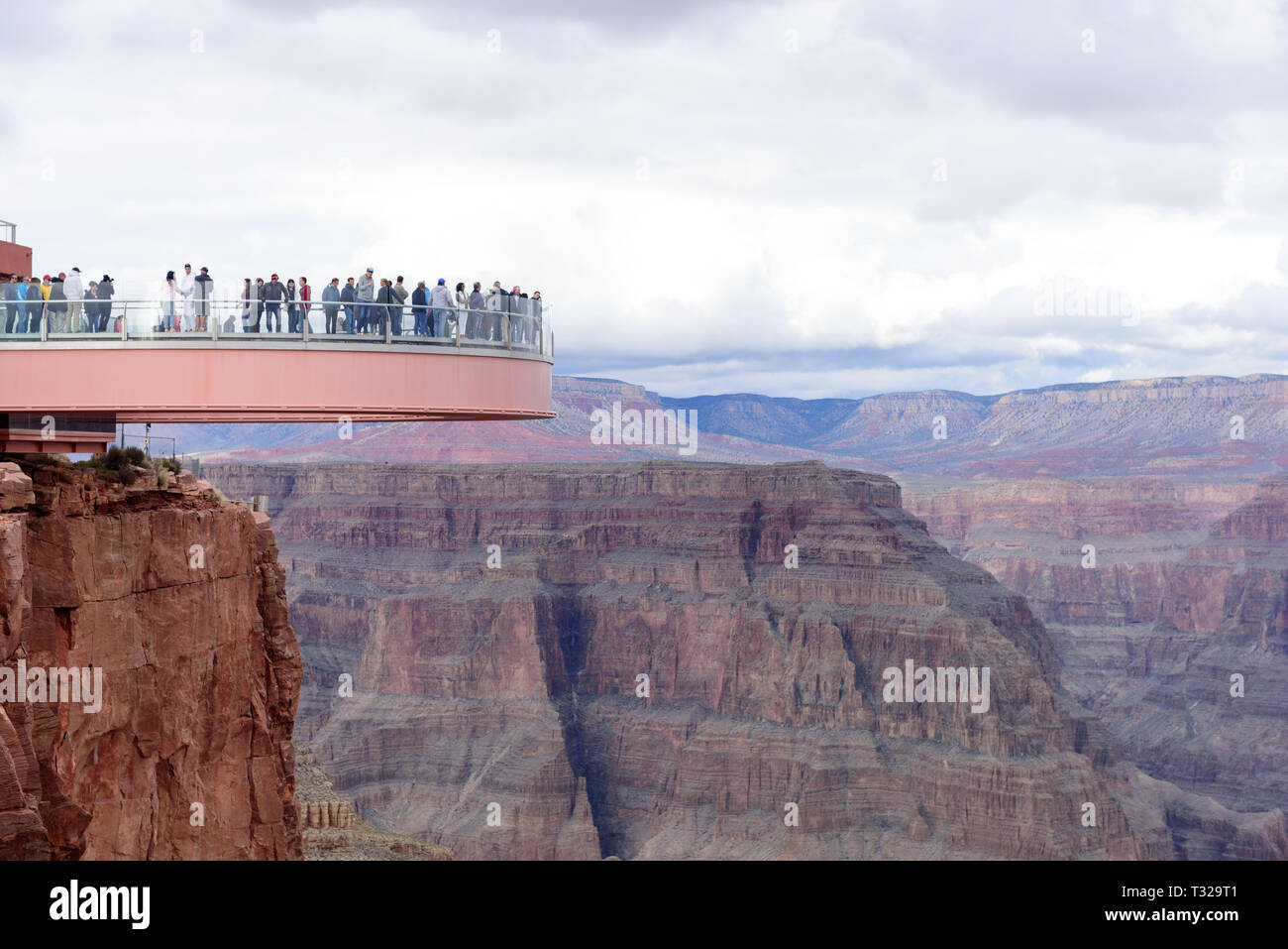 Glass walkway grand canyon hires stock photography and images Alamy