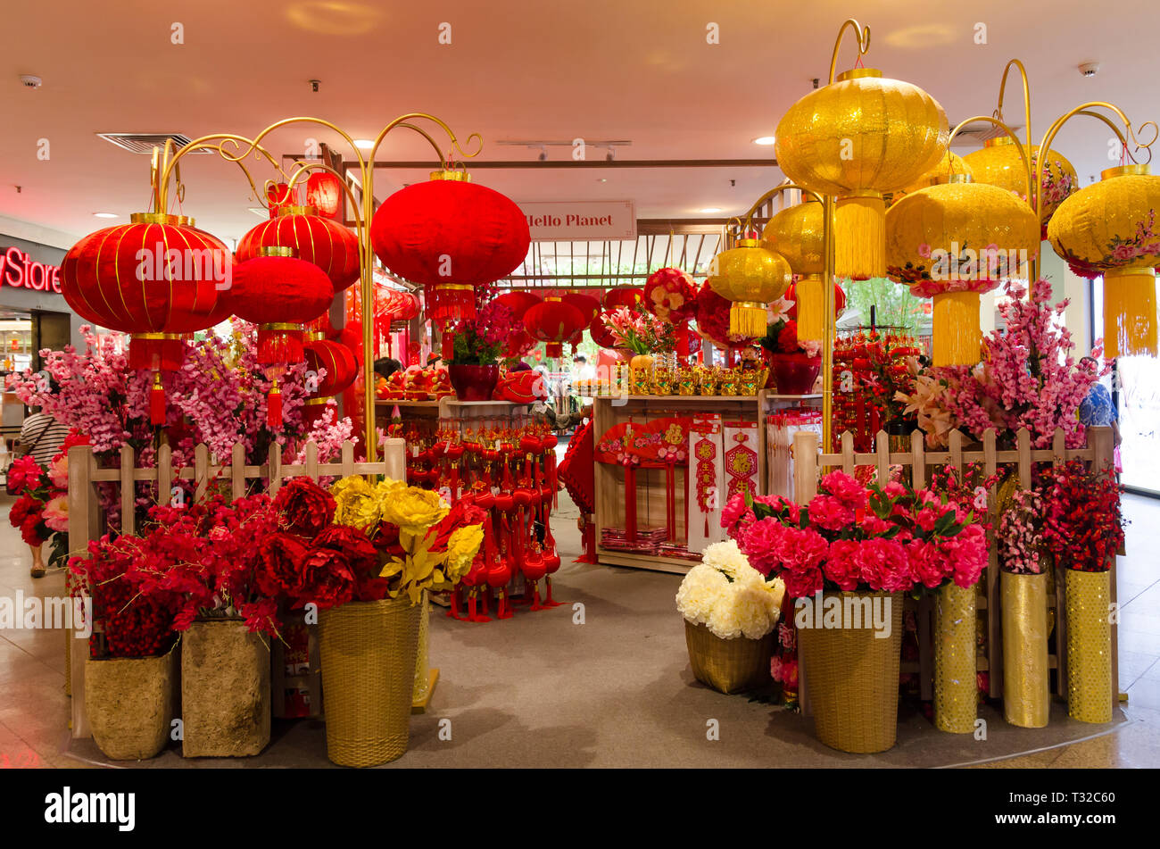 Bright colours, bricks and Chinese - Mid Valley Megamall