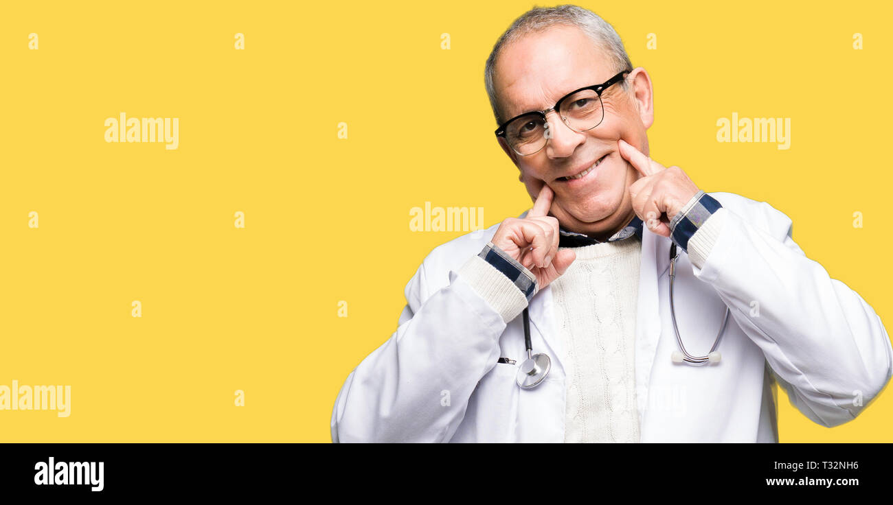 Old man pointing mouth hi-res stock photography and images - Alamy