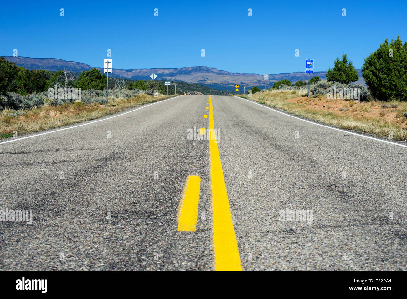 Two lane blacktop hires stock photography and images Alamy