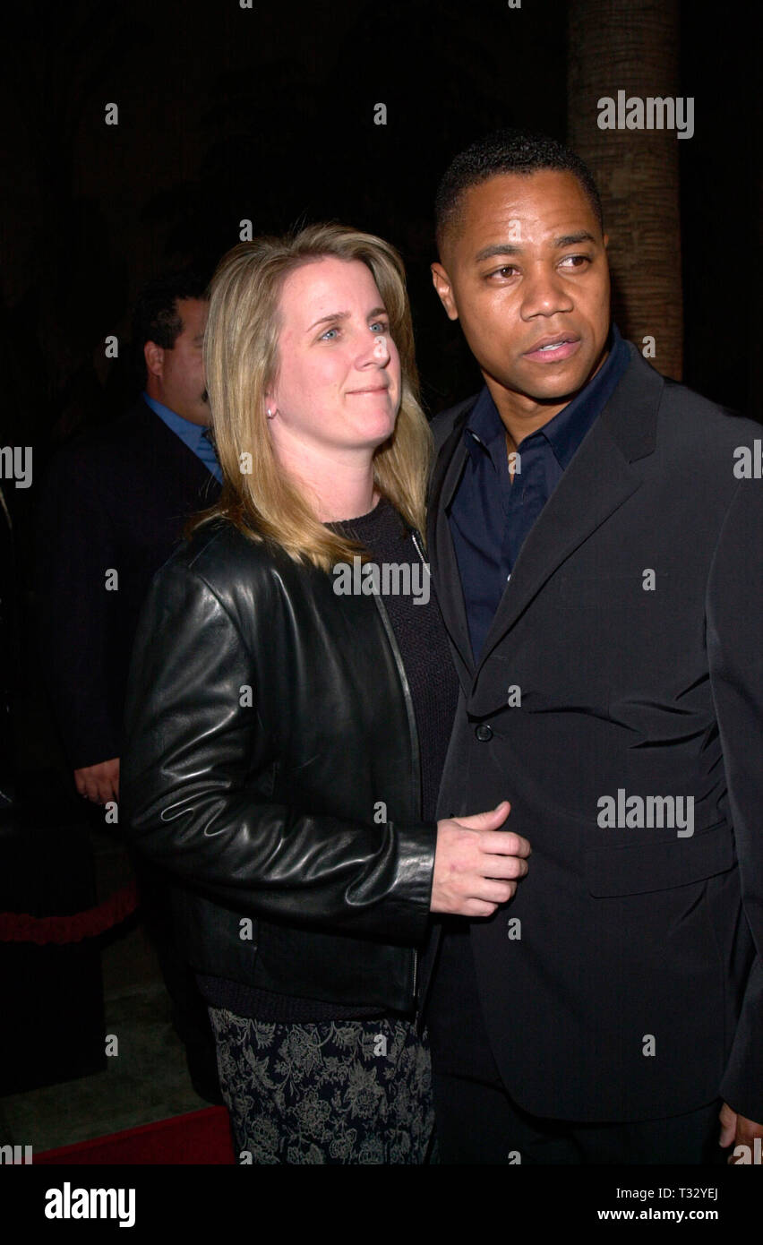 LOS ANGELES, CA. January 09, 2001: Actor CUBA GOODING JR. & wife at the world premiere, in Hollywood, of The Pledge. © Paul Smith/Featureflash Stock Photo