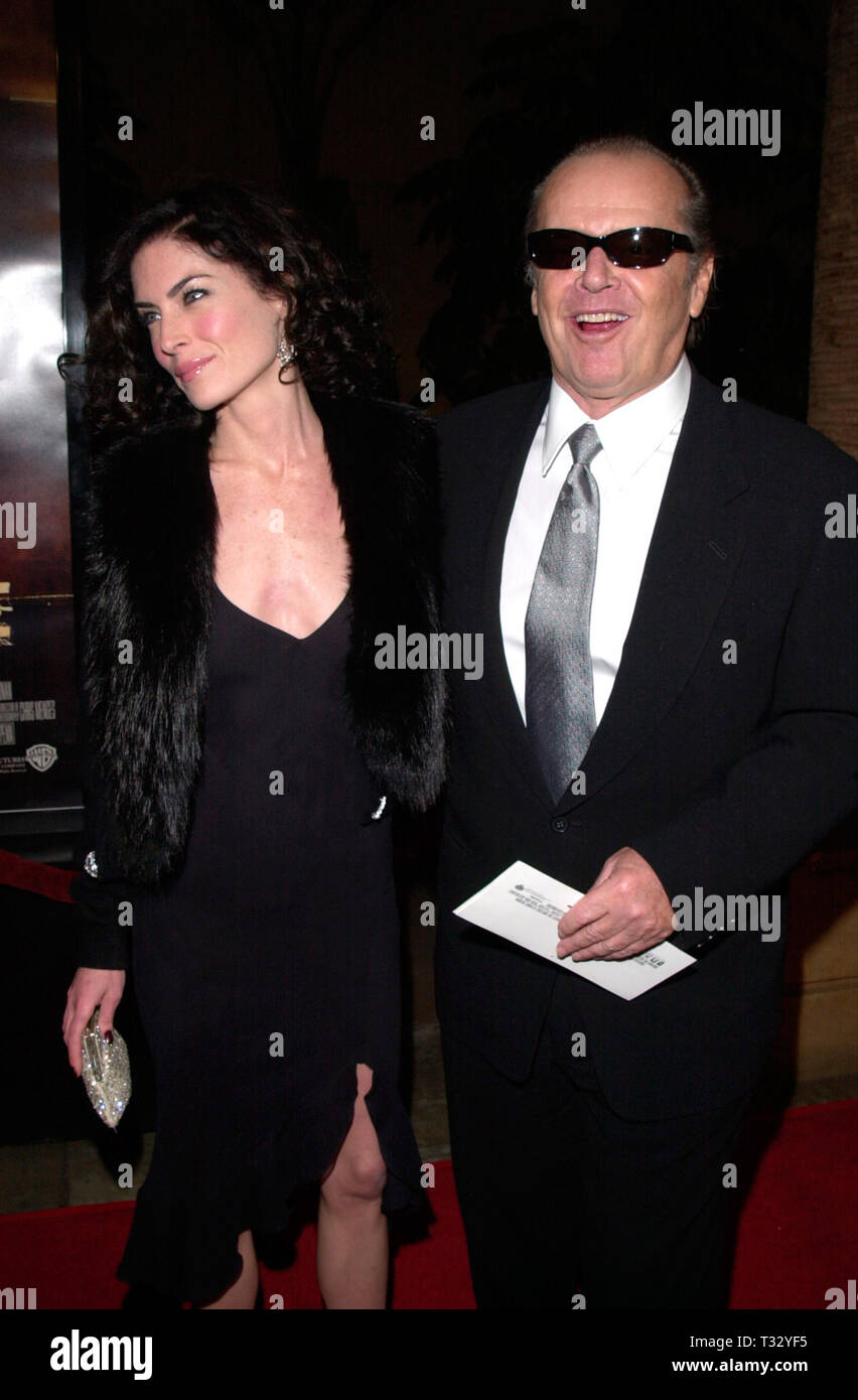 LOS ANGELES, CA. January 09, 2001: Actor JACK NICHOLSON & actress girlfriend LARA FLYNN BOYLE at the world premiere, in Hollywood, of his new movie The Pledge. © Paul Smith/Featureflash Stock Photo