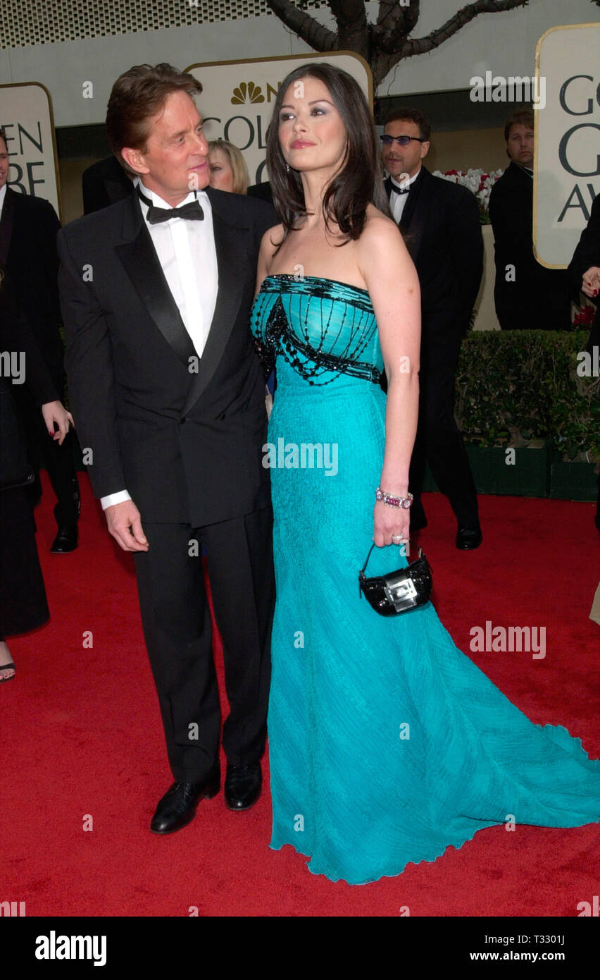 LOS ANGELES, CA. January 21, 2001: Actor MICHAEL DOUGLAS & actress wife CATHERINE ZETA-JONES at the 2001 Golden Globe Awards at the Beverly Hilton Hotel. © Paul Smith/Featureflash Stock Photo