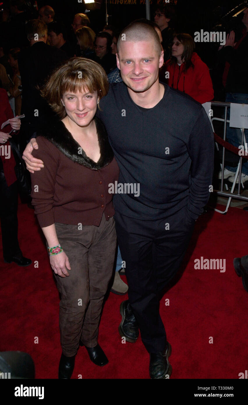 LOS ANGELES, CA. February 07, 2001: Actor STEVE ZAHN & wife ROBYN PETERMAN at the world premiere, in Los Angeles, of his new movie Saving Silverman. © Paul Smith/Featureflash Stock Photo